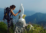 53 Alla Madonnina di vetta ...